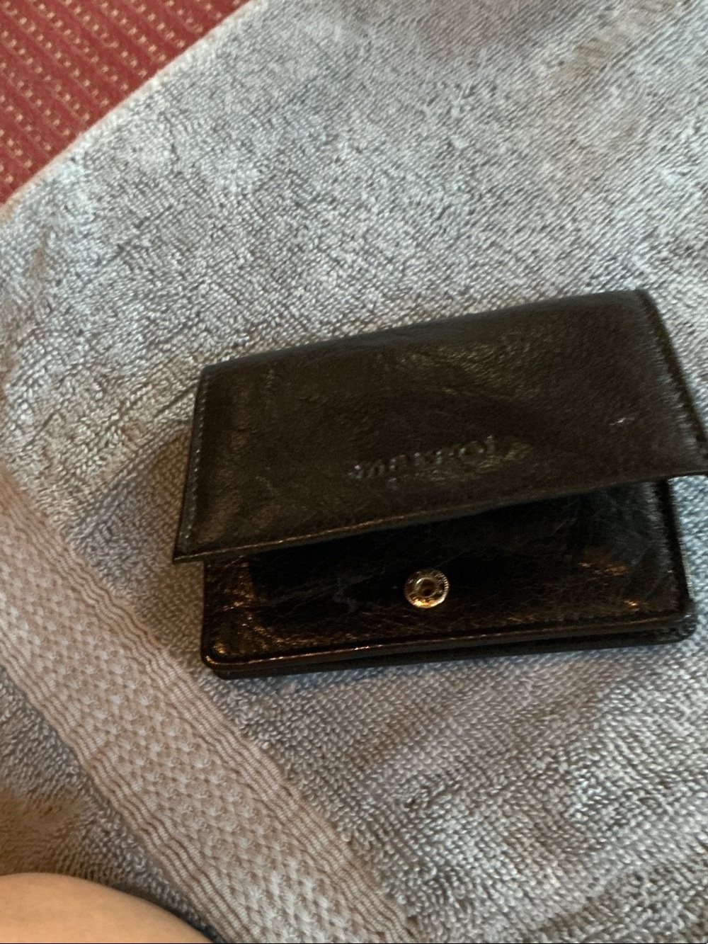 Womenās Black Leather Card Holder Wallet